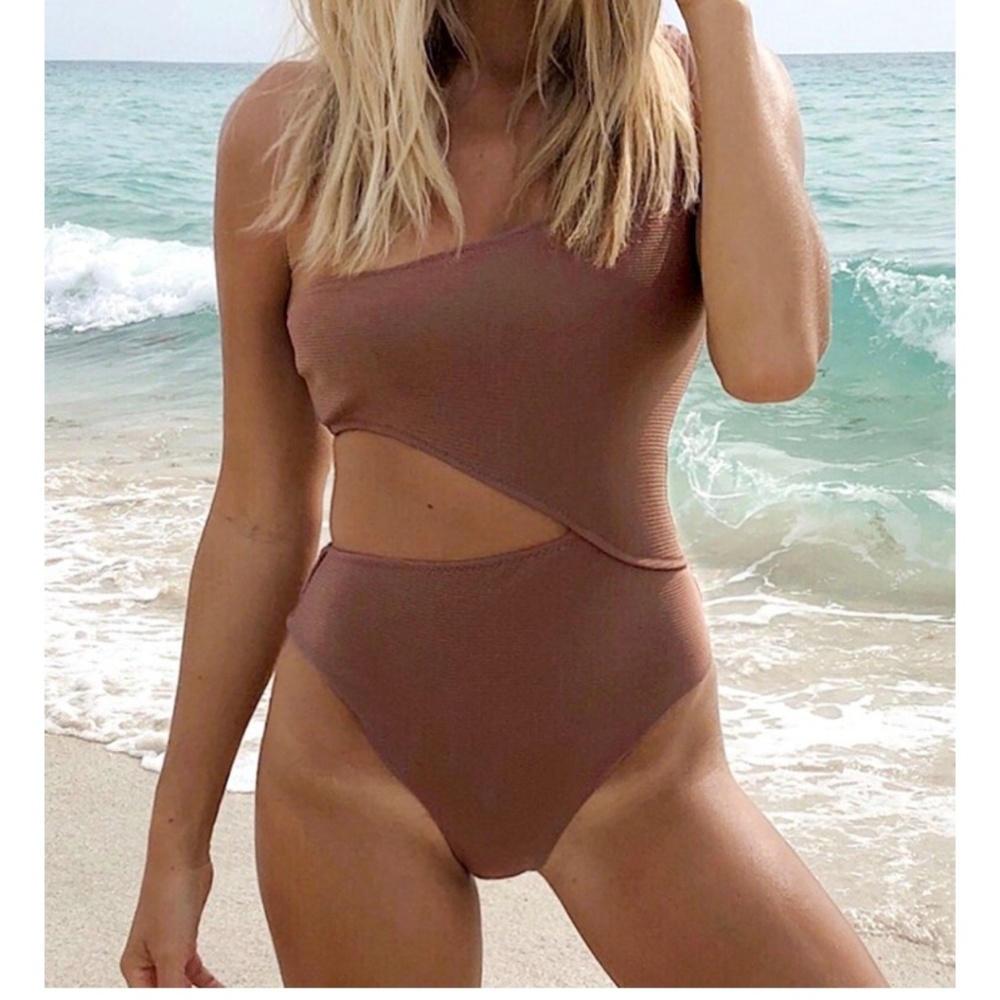 One piece swimsuit